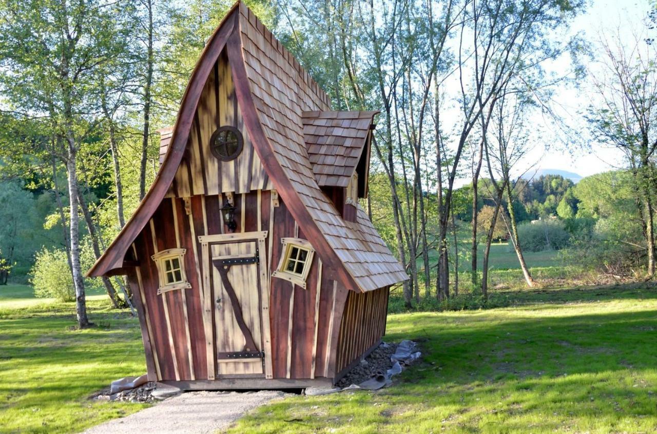 Cabanes D'Aiguebelette Saint-Alban-de-Montbel Exterior foto